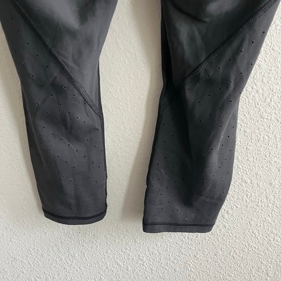 Athleta Women's Stealth Trucool Black Capri Laser Cut Leggings Size S - Picture 9 of 11